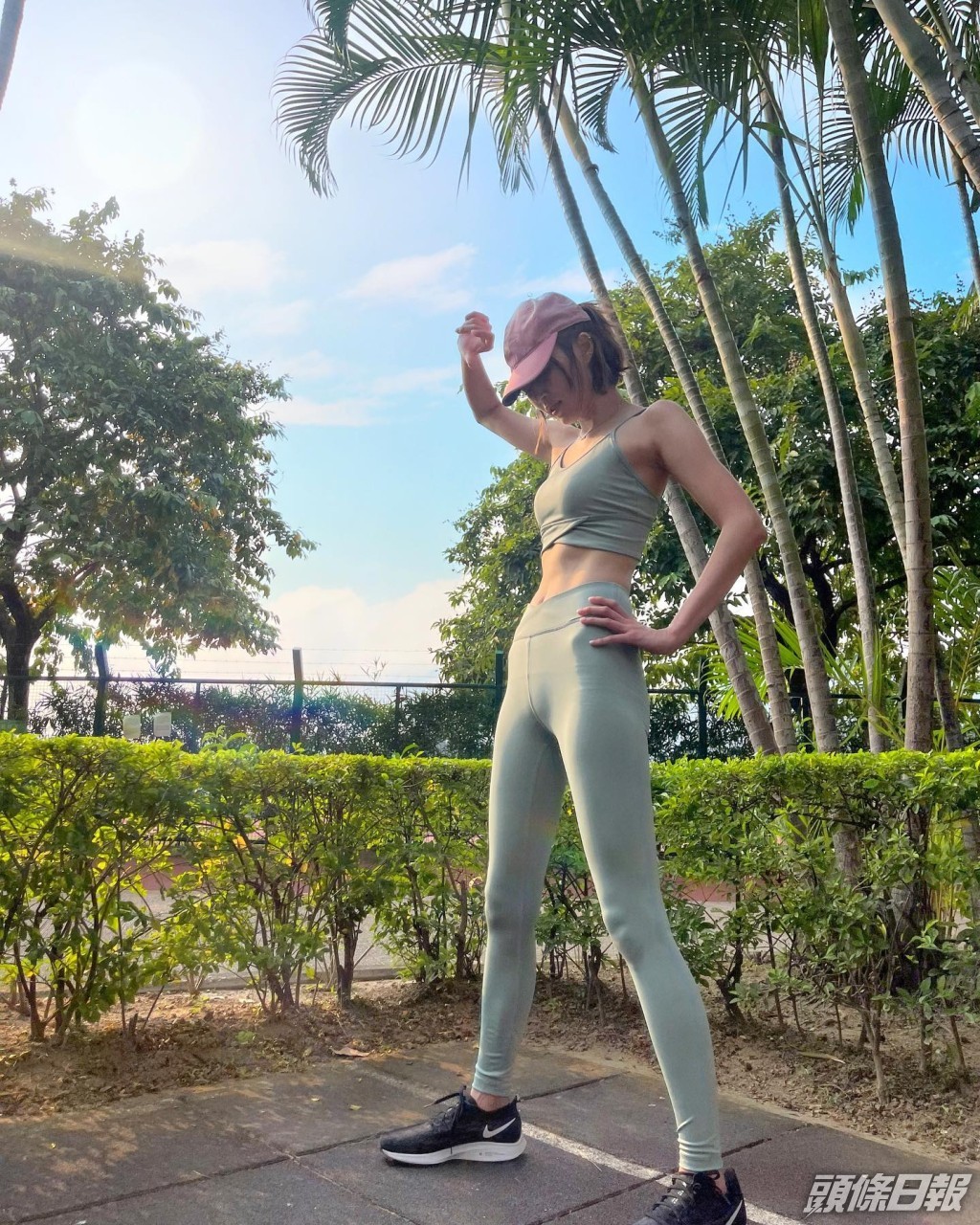 連詩雅試過為拍廣告騷腹肌，連續三個星期地獄式訓練，當時她大呻要瘦同時增肌是一件好困難的事。